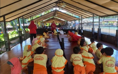Agar Anak Lebih Peduli Sesama, Orang Tua Perlu Lakukan Ini